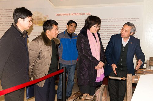 泰州市經(jīng)信委主任劉秋平一行來我公司調(diào)研指導(dǎo)